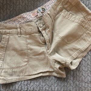 Roxy khaki shorts!